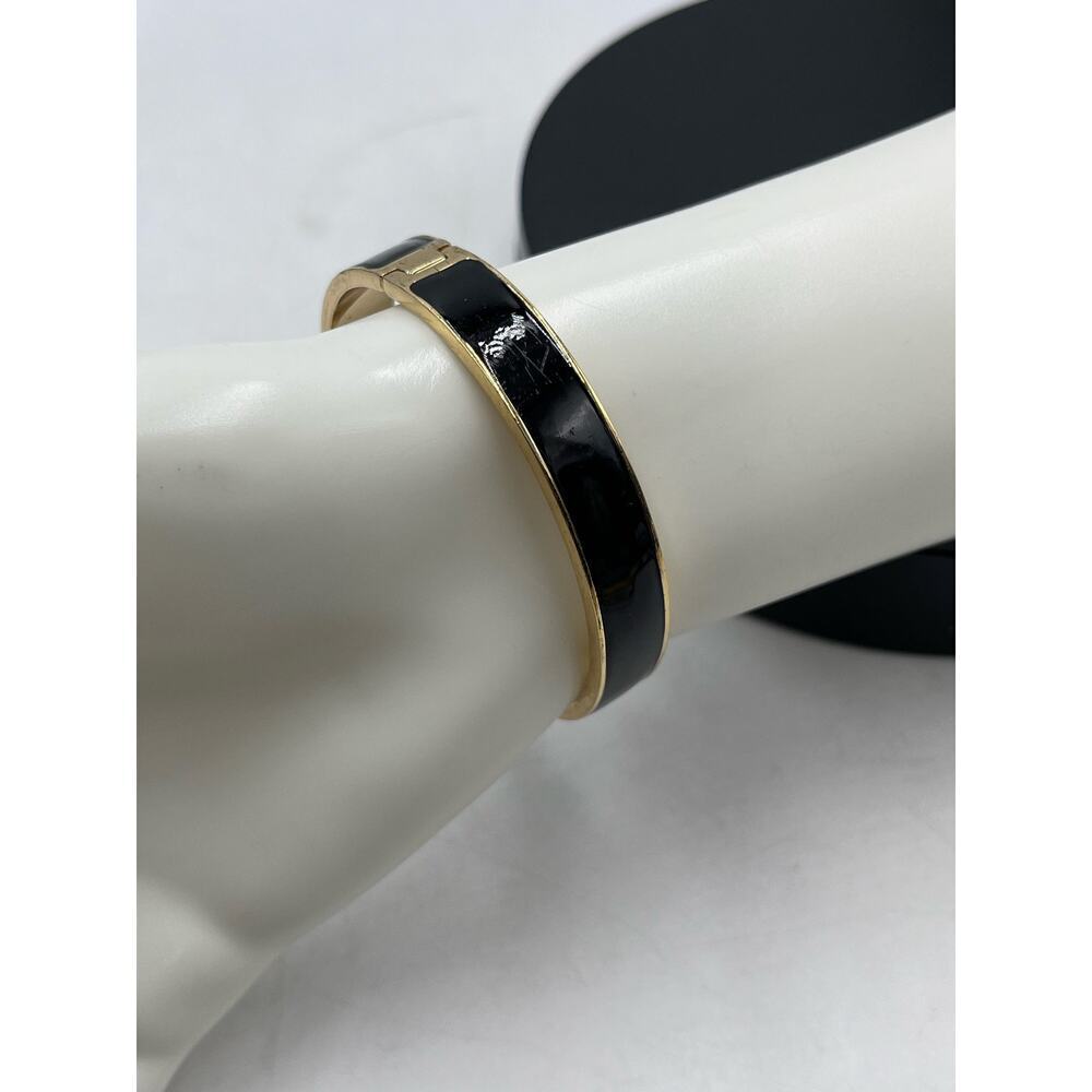Kate Spade Hole Punch Spade Black Gold Cutout Spade Hinge Bangle - Picture 5 of 11